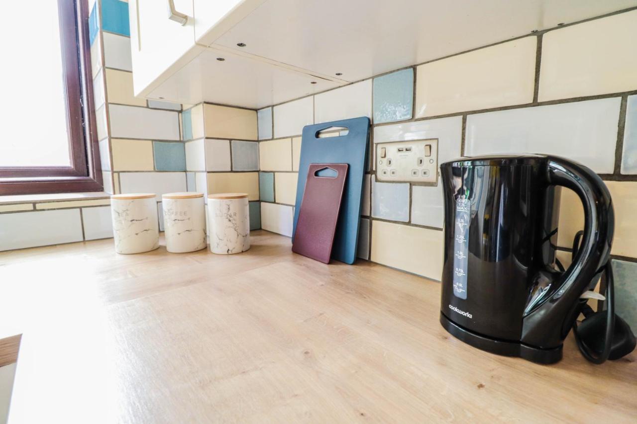 Spacious 1 Bed Flat-Free Parking Hillingdon Exterior foto